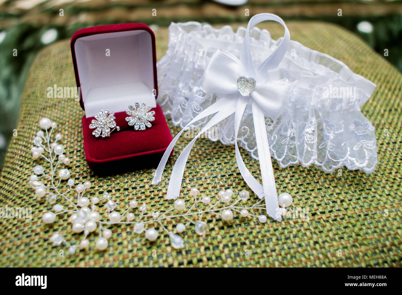 Accesorios De Boda Fotos e Imágenes de stock - Alamy