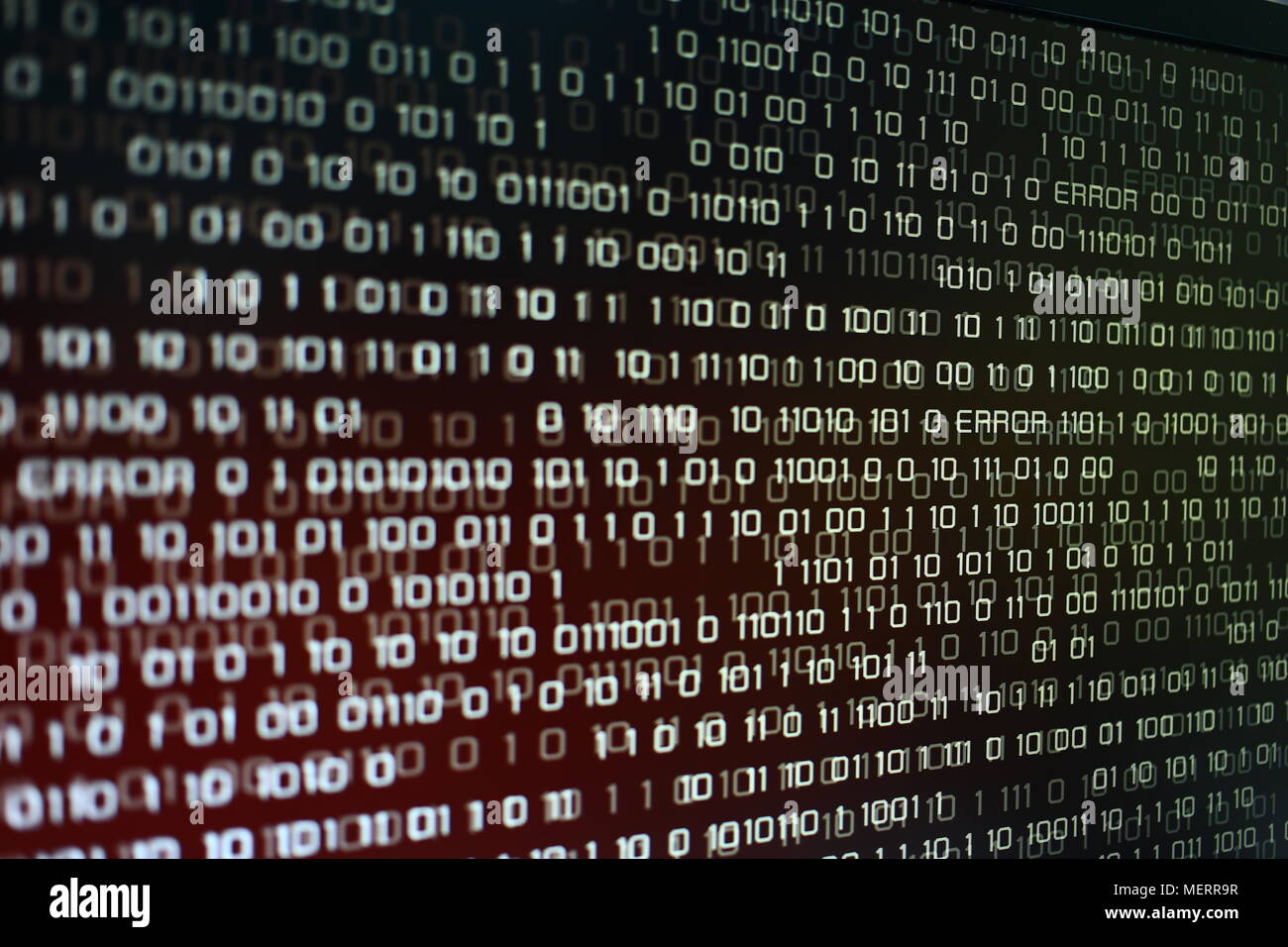 Código binario rojo fondo. problemas del equipo concepto. fondo negro. El malware virus transferencia de datos. Foto de stock