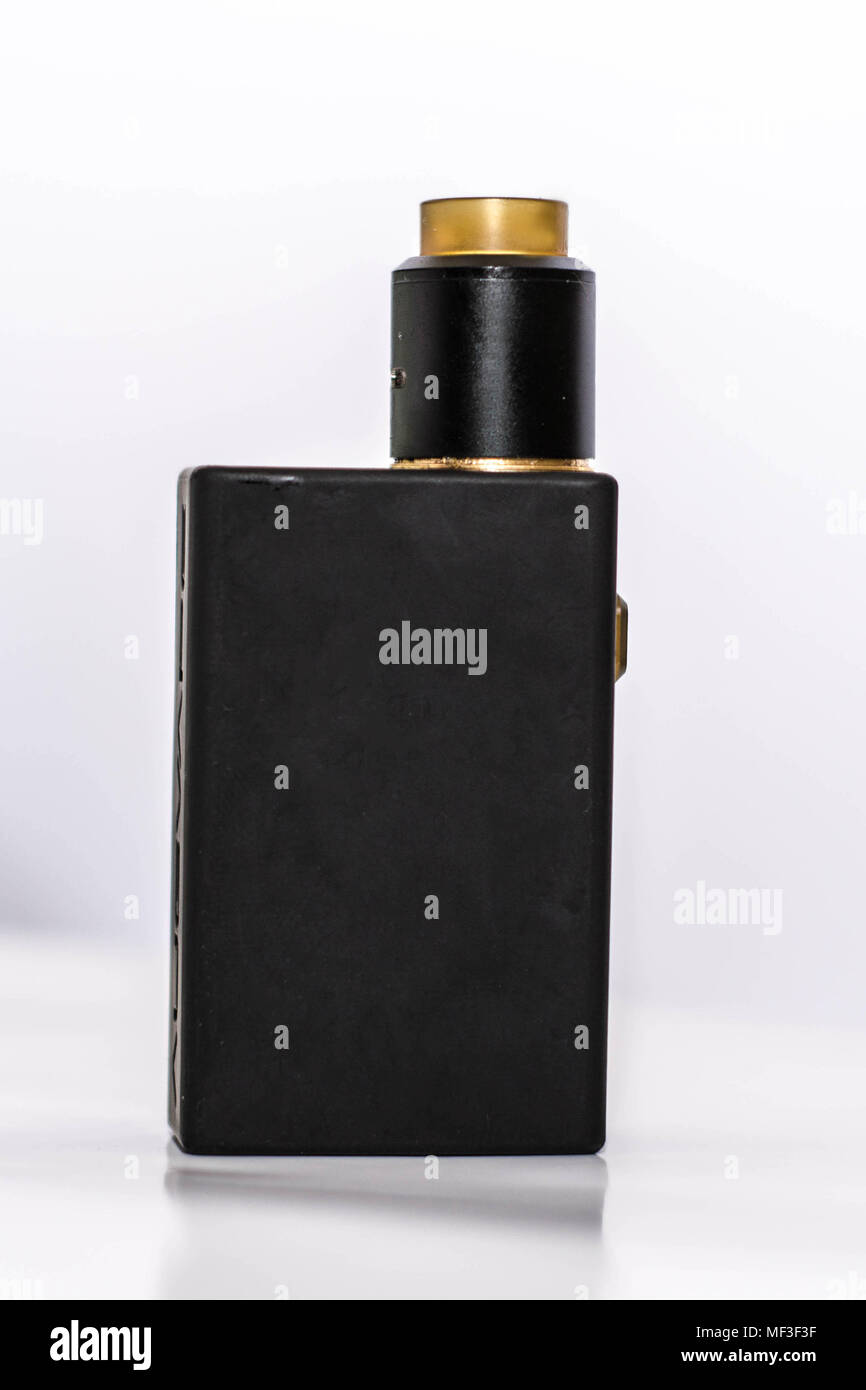 Constituir Probar entre Cigarrillo electrico fotografías e imágenes de alta resolución - Alamy