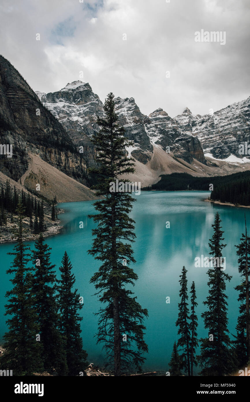 Canadá, Alberta, el Valle de los Diez Picos, Parque Nacional de Banff, el lago Moraine Foto de stock