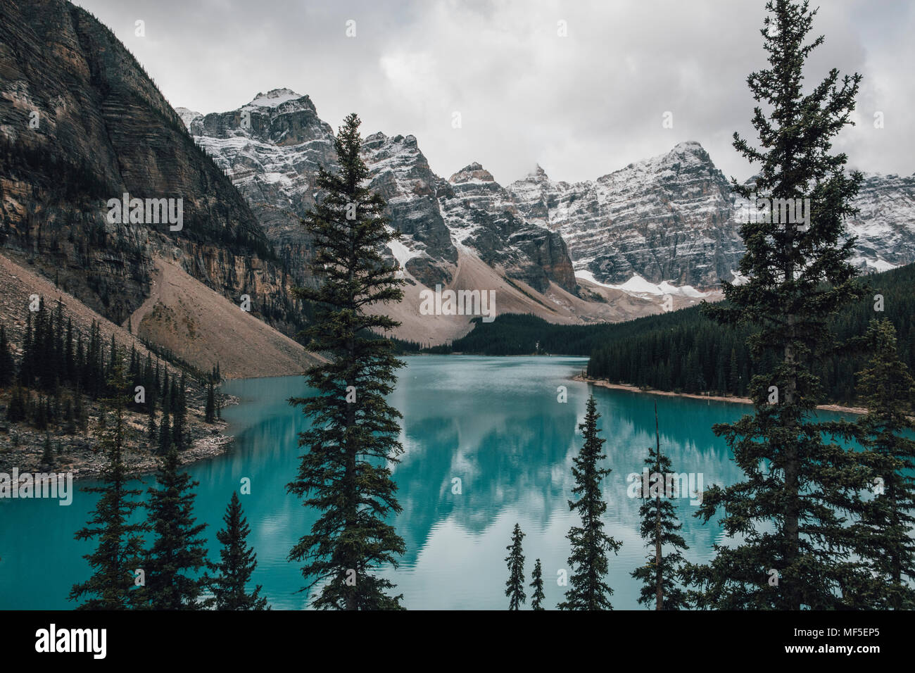 Canadá, Alberta, el Valle de los Diez Picos, Parque Nacional de Banff, el lago Moraine Foto de stock