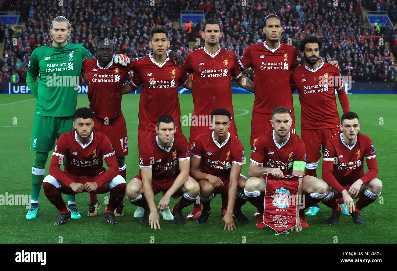 El equipo de Liverpool grupo antes de la final de la UEFA Champions League,  Semifinales primer partido en Anfield, Liverpool Fotografía de stock - Alamy