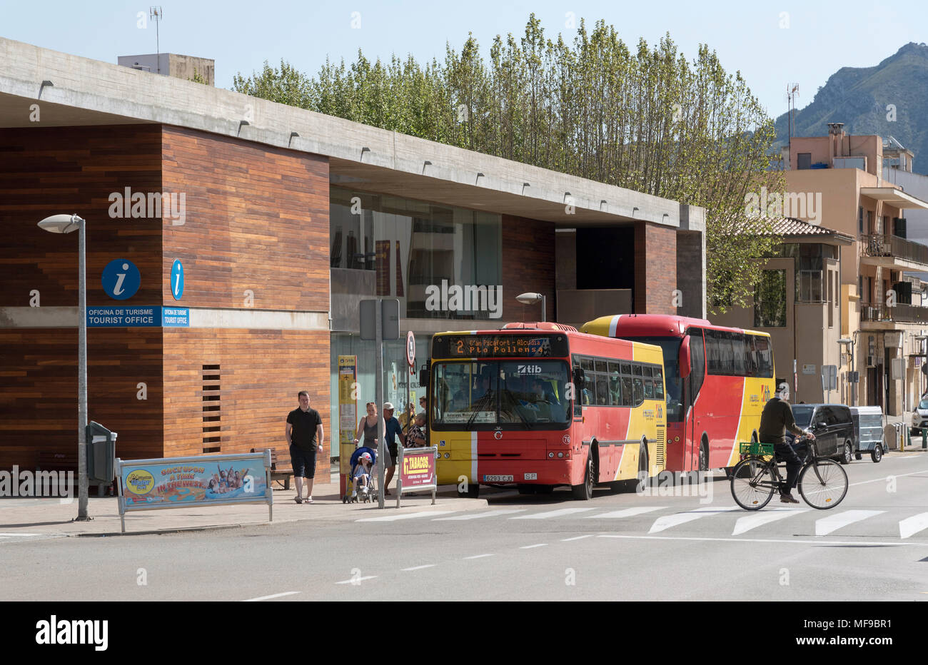 Bus station terminal coach fotografías e imágenes de alta resolución -  Página 8 - Alamy
