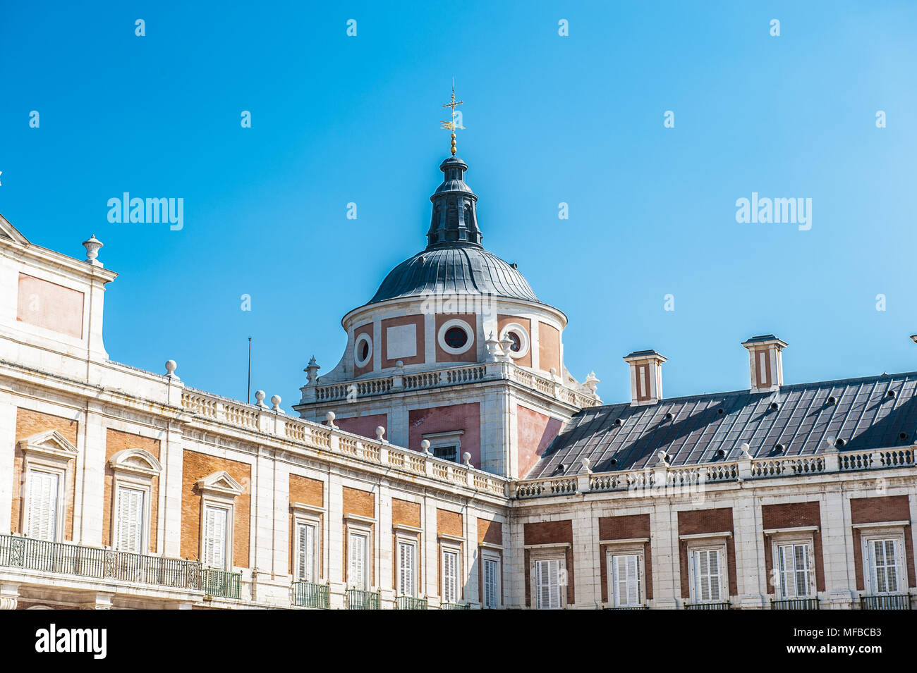 Patio interior del Palacio Real de Aranjuez, residencia del Rey de España, Aranjuez, Comunidad de Madrid, España. Patrimonio Mundial de la UNESCO Foto de stock