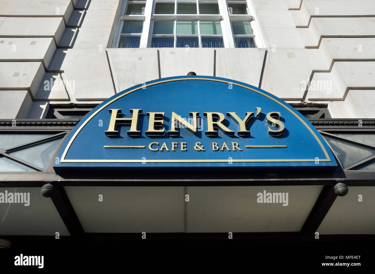 Henry's Cafe Bar en Piccadilly, Londres, Reino Unido. Foto de stock