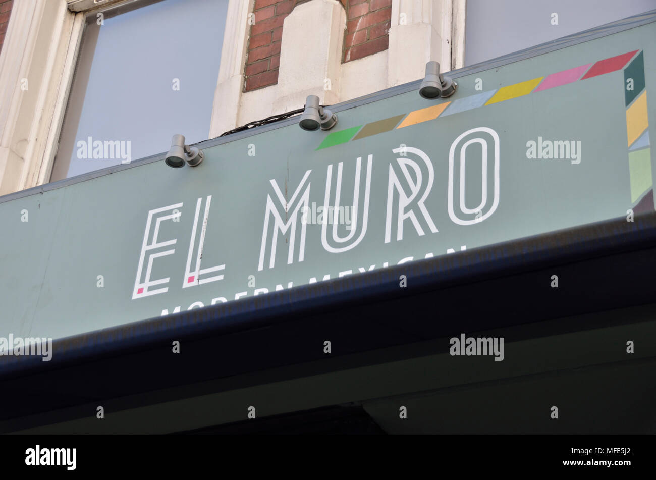 El Muro restaurante mexicano en Muswell Hill, Londres, Reino Unido. Foto de stock
