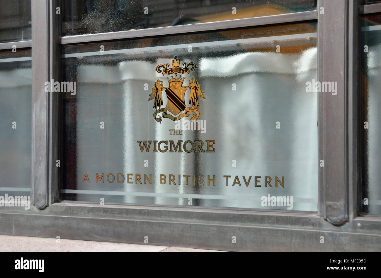 El Wigmore pub en Langham Place, Regent Street, Londres, Reino Unido. Foto de stock