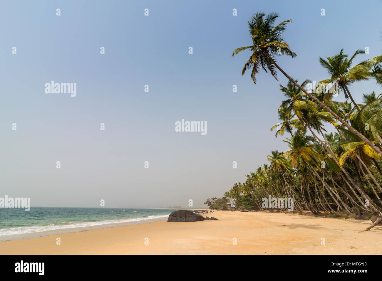 Bonita playa Bukeh, Sierra Leona, África occidental, África Foto de stock