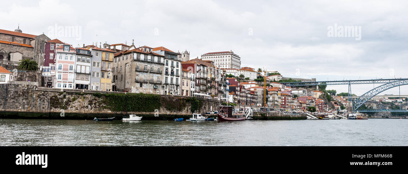 Barrio de Ribeira, Valle Douro, la vista, el tradicional sitio Heriatge Mundial de la UNESCO. Foto de stock