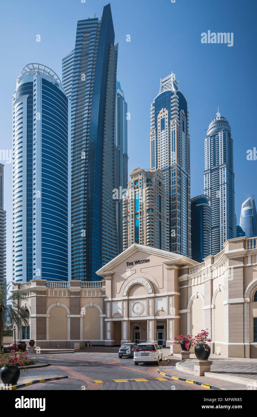 El Westin Hotel en la zona del puerto deportivo de Dubai, EAU, del Oriente Medio. Foto de stock