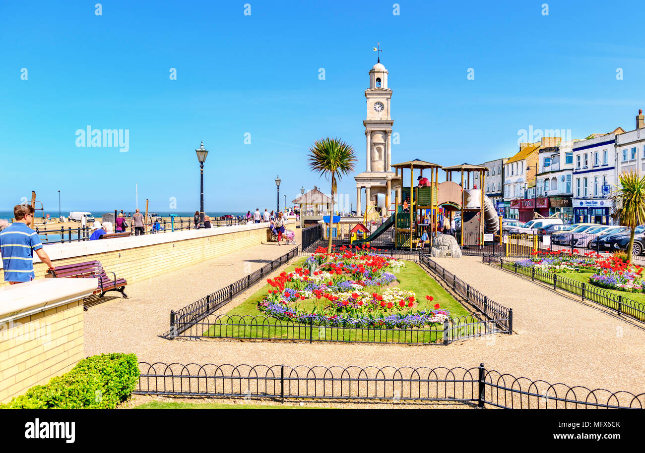 Ropa de cama mostrar a lo largo de la promenade, Herne Bay, Kent Fotografía  de stock - Alamy