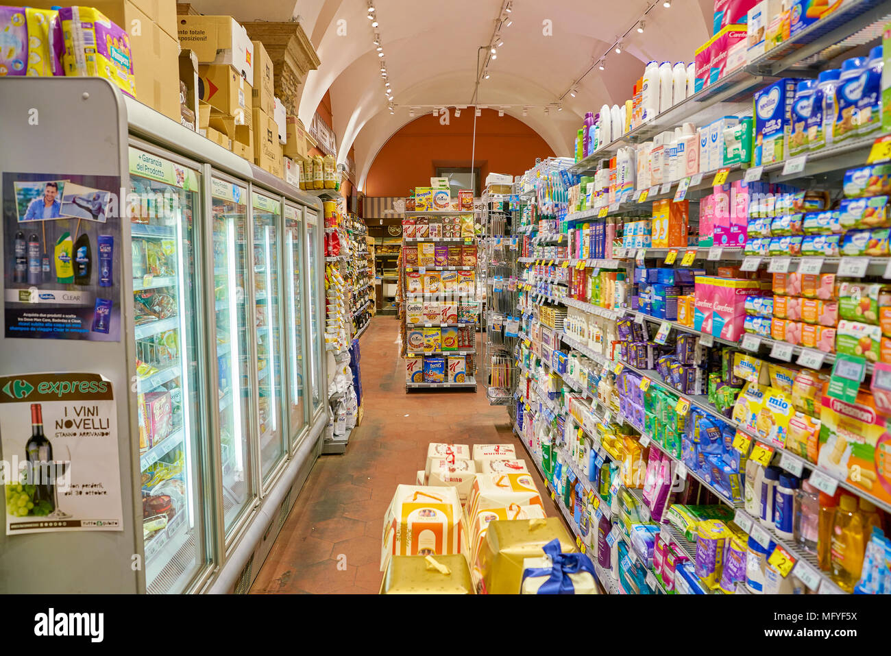 Carrefour express convenience store grocery supermarket food