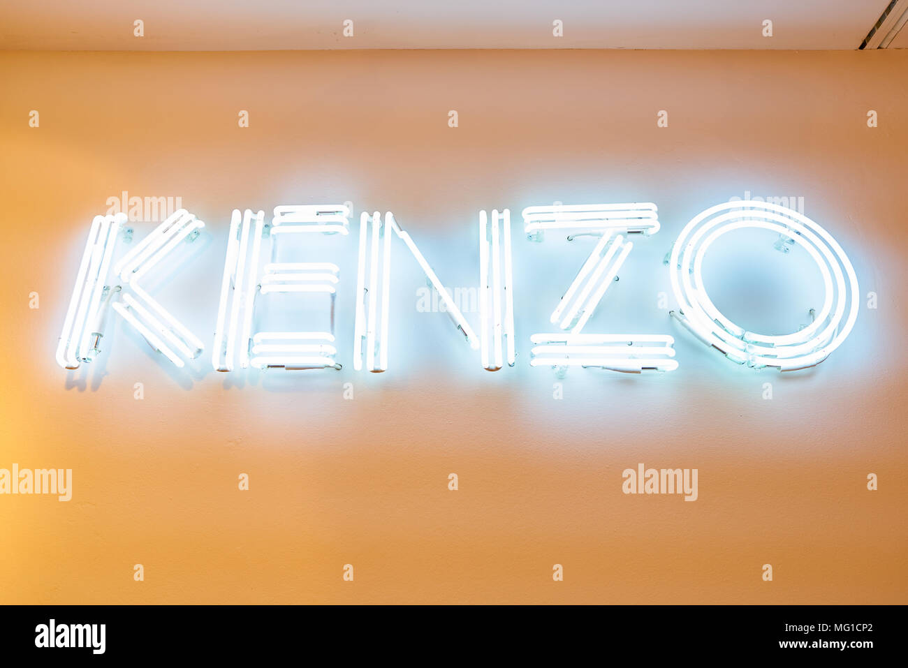 Kenzo top significado italiano