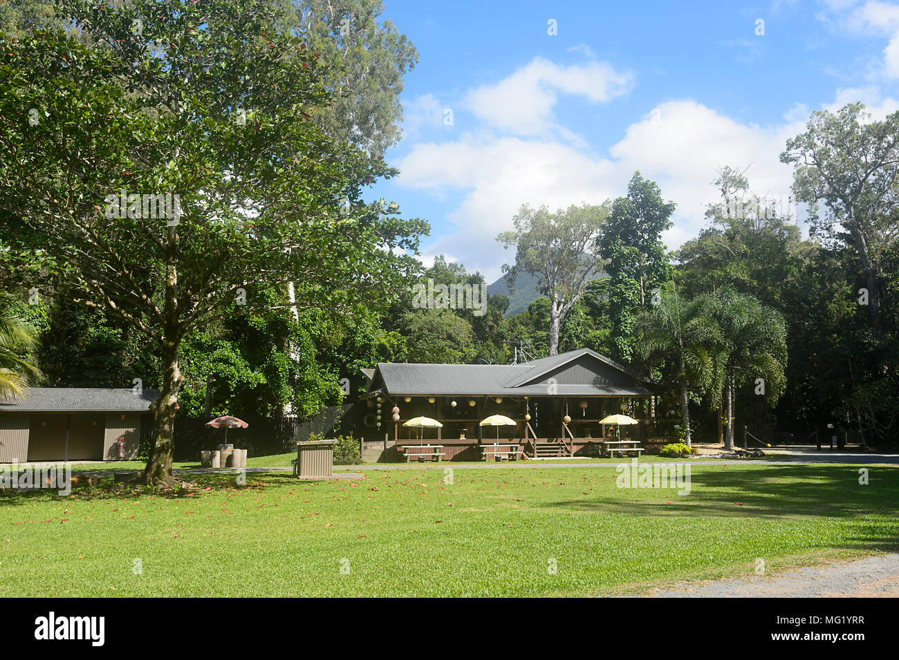El café restaurante del popular Cape Tribulation Camping, Parque