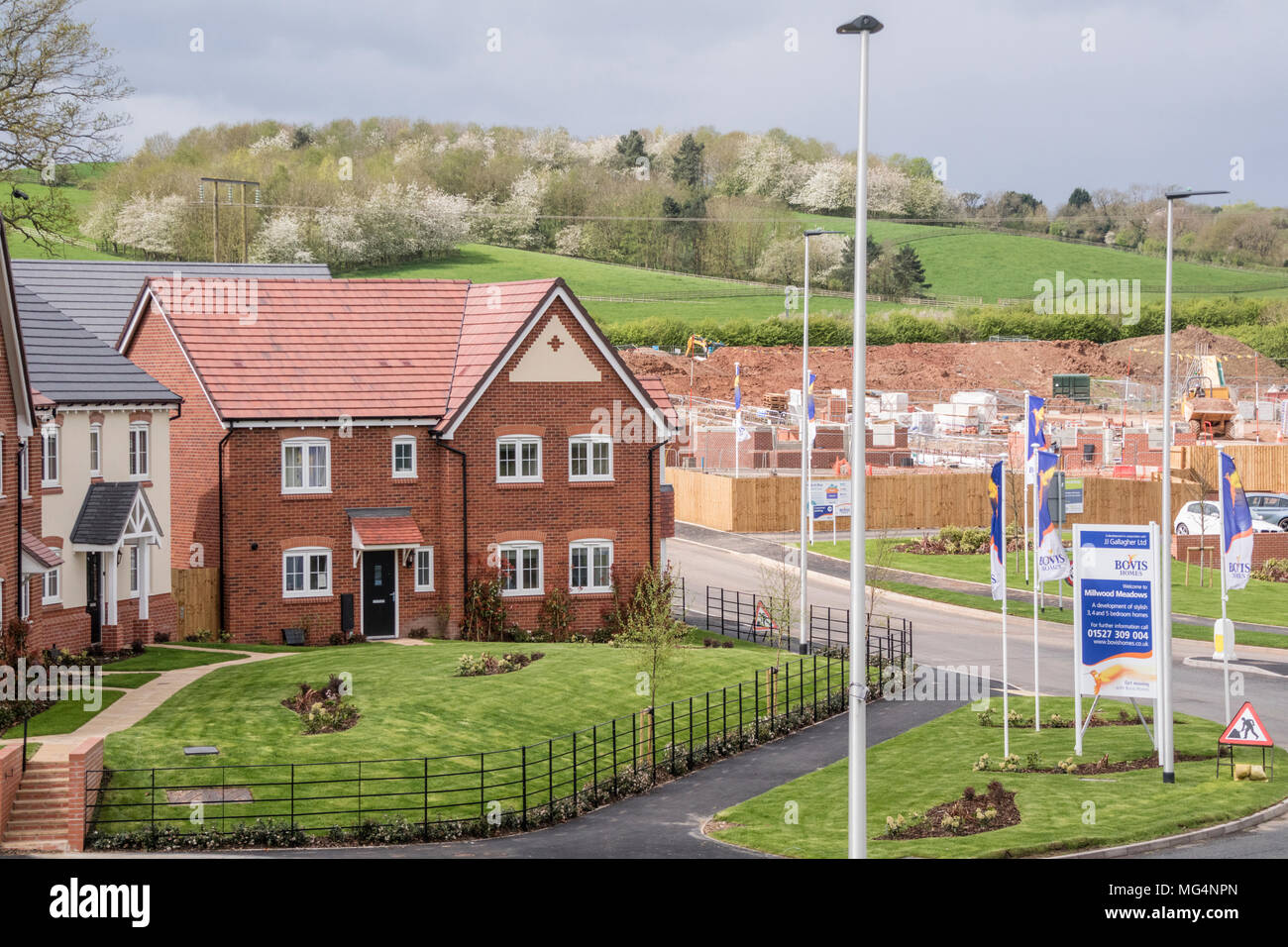 Desarrollo de nuevas viviendas por Bovis Homes en antiguos terrenos del Cinturón Verde, Redditch, Worcestershire, Inglaterra, Reino Unido. Foto de stock
