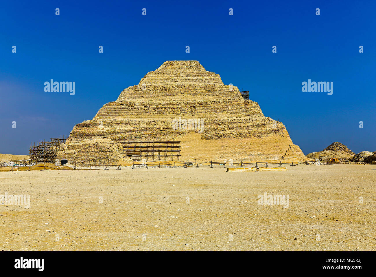 Piramide mas antigua del mundo fotografías e imágenes de alta