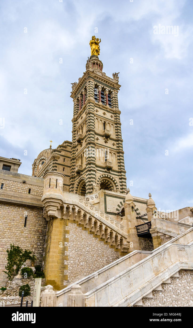 Basílica de Notre-Dame de la Garde en Marsella - Francia, Provenza Foto de stock
