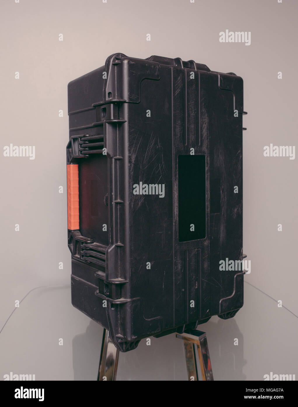Carcasa de plástico, maleta, bolsa de viaje, turismo, vacaciones, viaje,  vacaciones, aeropuerto, equipaje, negocios, transporte Fotografía de stock  - Alamy