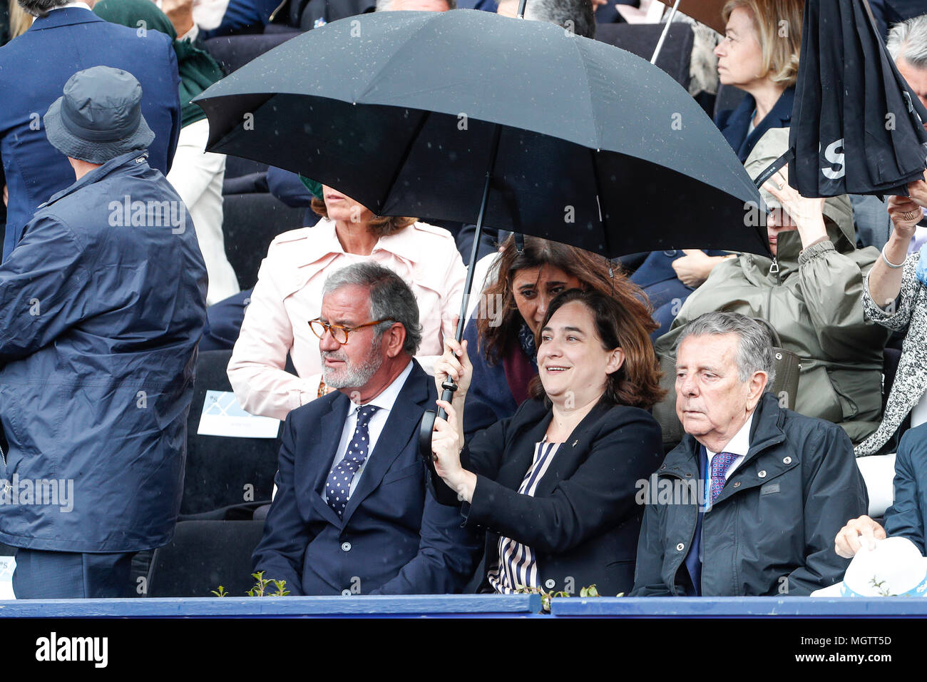 Barcelona, España. 29 abr, 2018. Ada Colau y Javier Godó durante el partido entre Rafa Nadal y Stefanos Tsitsipas en el Barcelona Open Banc Sabadell 2018, el 29 de abril de 2018 en Barcelona, España. (Mikel TriguerosUrbanandsportCordonPress) Credit: Cordon PRESS/Alamy Live News Foto de stock