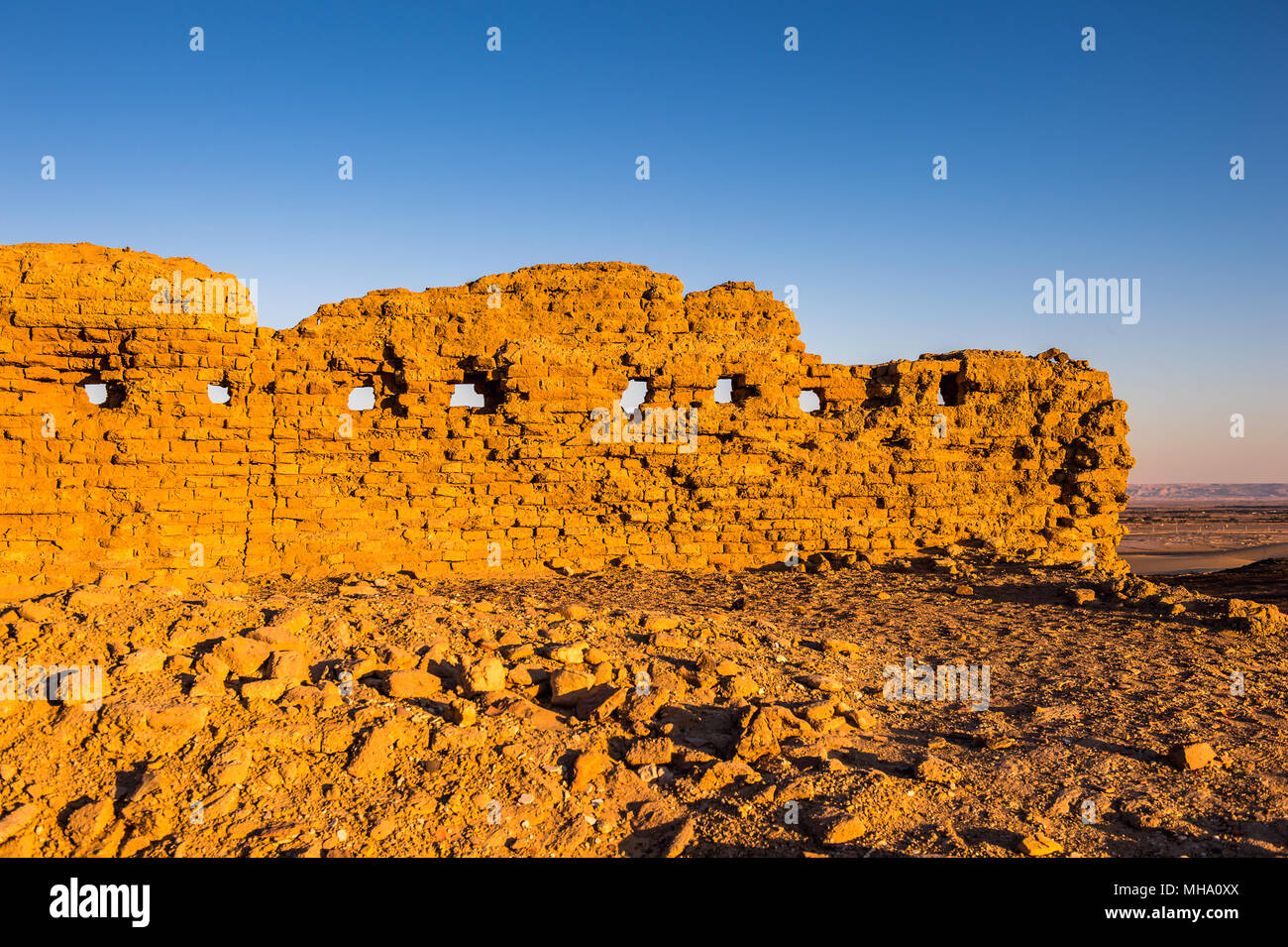 Ruinas del Templo Nadora en el Desierto de Egipto hasta kharga Foto de stock
