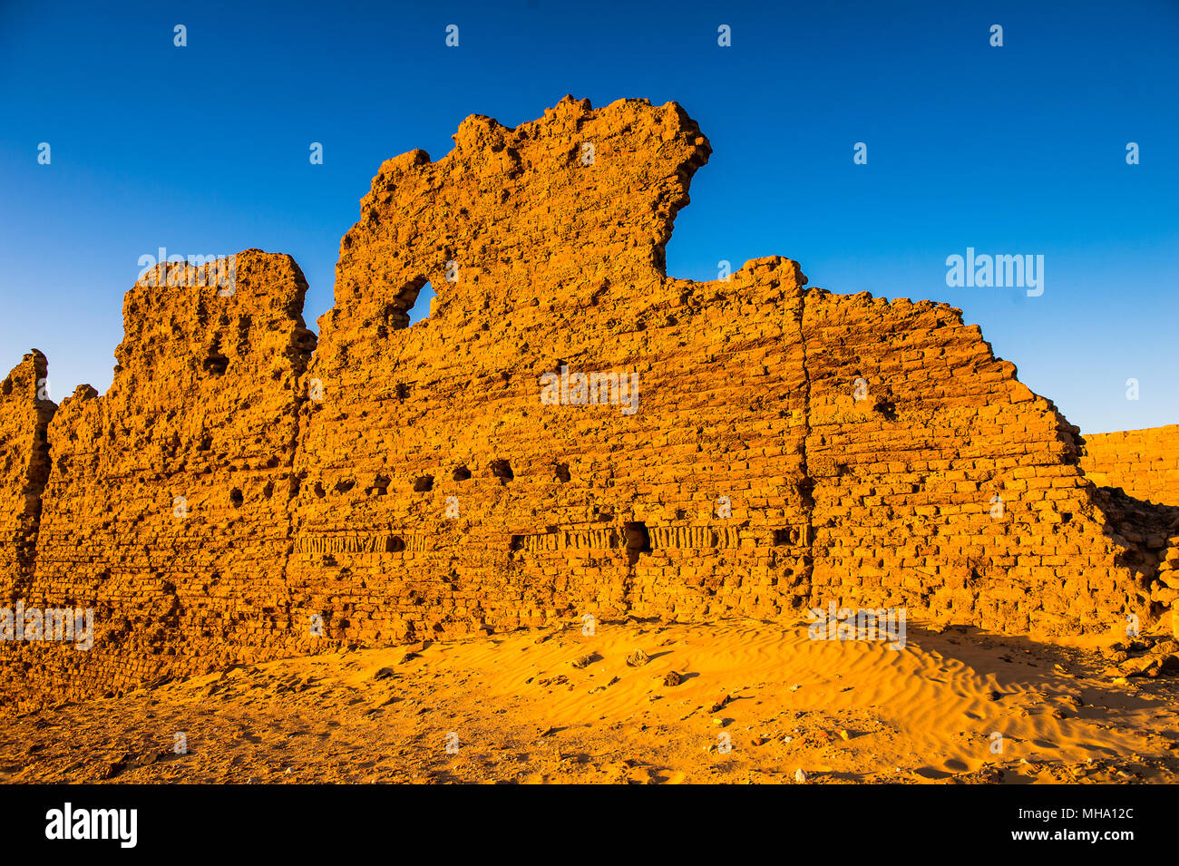 Ruinas del Templo Nadora en el Desierto de Egipto hasta kharga Foto de stock