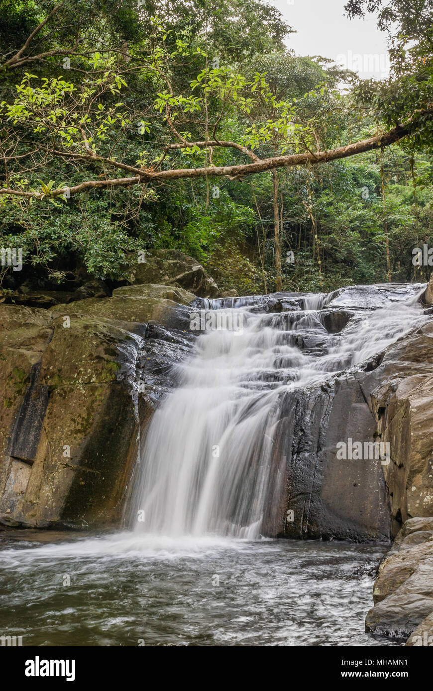 Cascada pala-U, Parque Nacional Kaeng Krachan, Tailandia Foto de stock