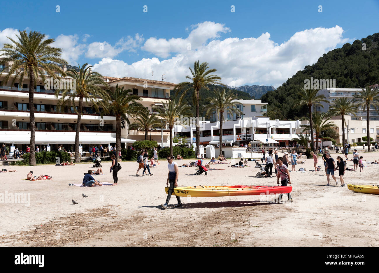 Beach view port de soller fotografías e imágenes de alta resolución - Alamy