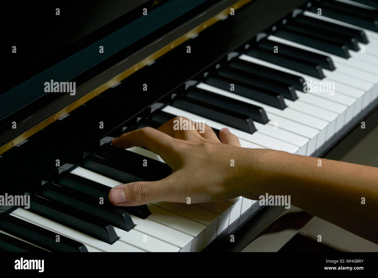 Concert piano man fotografías e imágenes de alta resolución - Página 4 -  Alamy