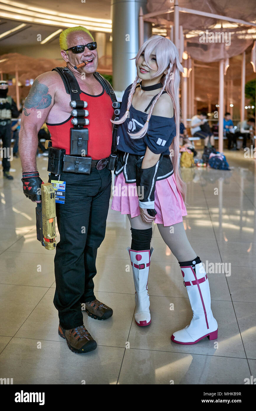 Cosplay masculino fotografías e imágenes de alta resolución - Alamy