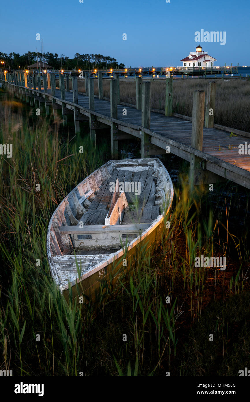 NC01690-00...North Carolina - Roanoke marismas faro en la ciudad de manteo en la Isla Roanoke. Foto de stock