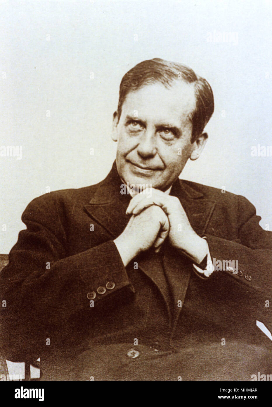 WALTER (Adolfo) GROPIUS arquitecto alemán responsable de la formación del estilo Bauhaus. Trabajó en Londres (1934-7); profesor de arquitectura, Harvard (1937-52) Fecha: 1883 - 1969 Foto de stock