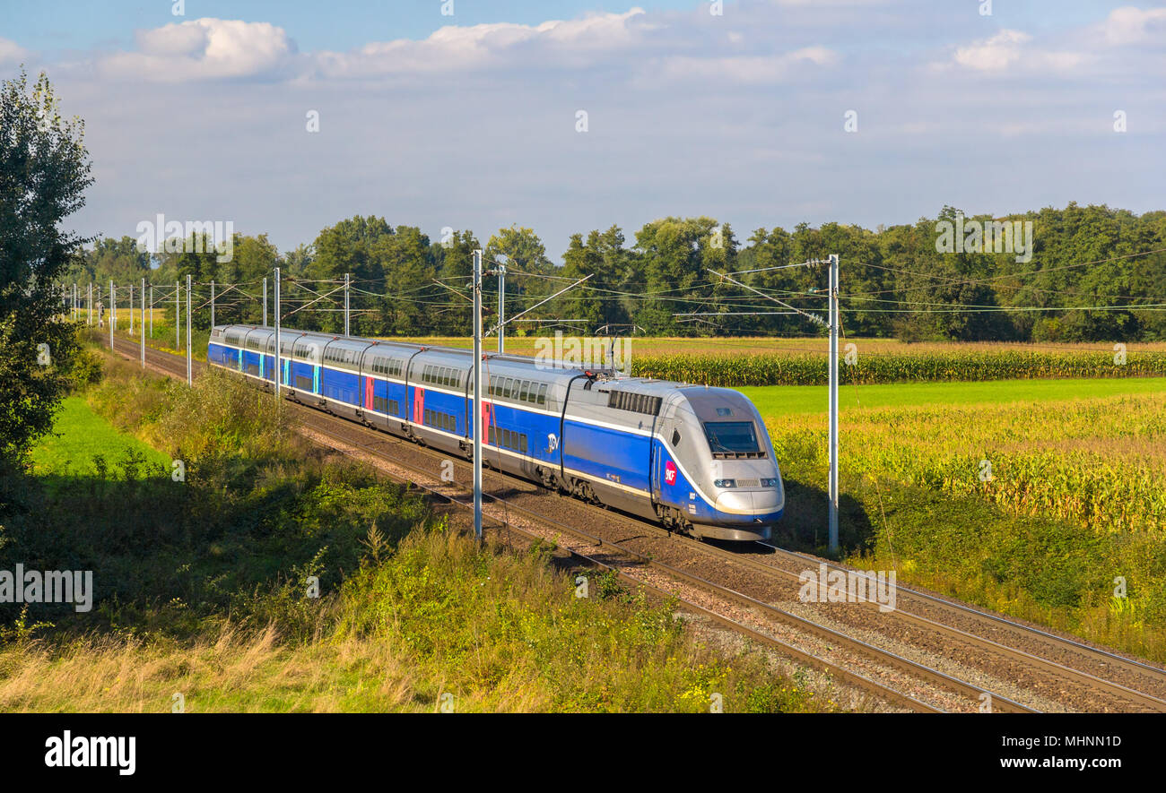 Estrasburgo, Francia - 22 DE SEPTIEMBRE: SNCF TGV tren Euroduplex Foto de stock