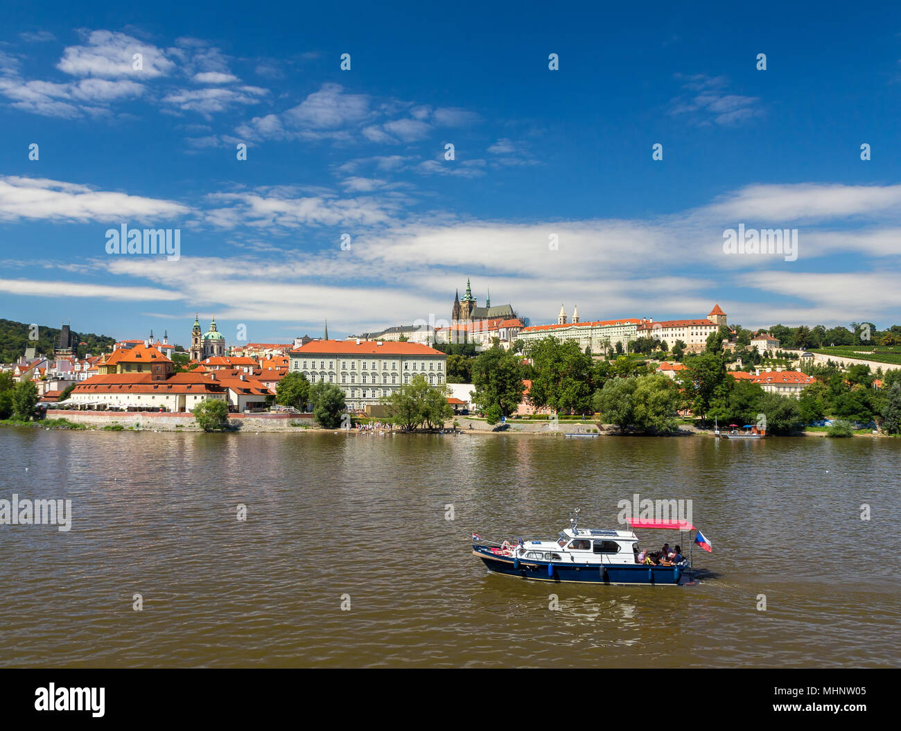 Vista de Mala Strana y el Castillo de Praga Foto de stock
