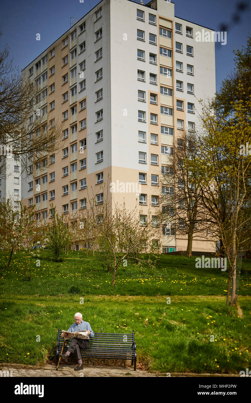 Stockport Heaton Norris Park (rec) consejo de pisos en una torre de pisos Foto de stock