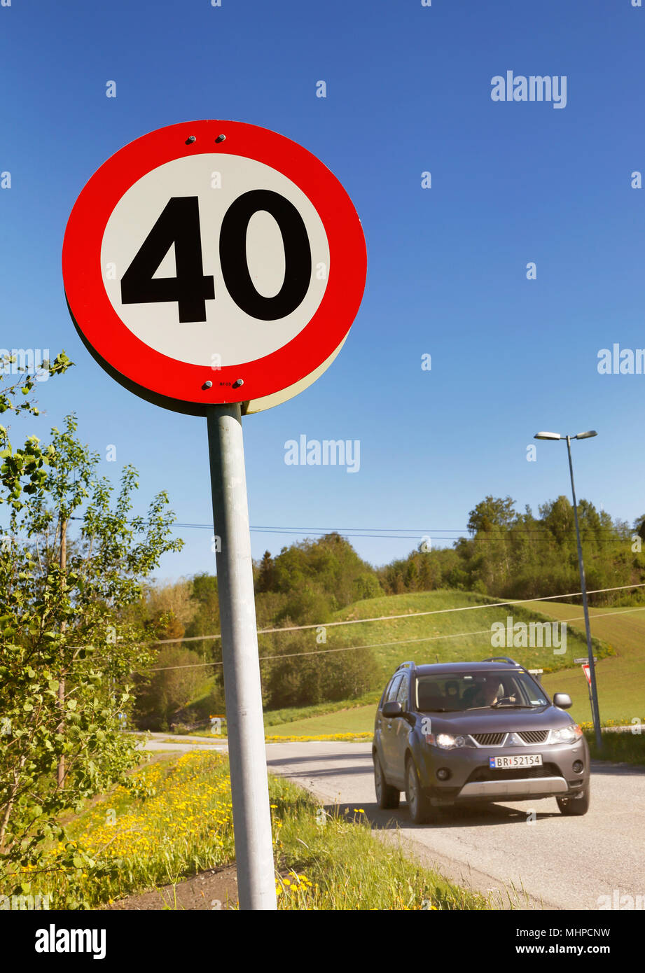 40 Km H Fotos e Imágenes