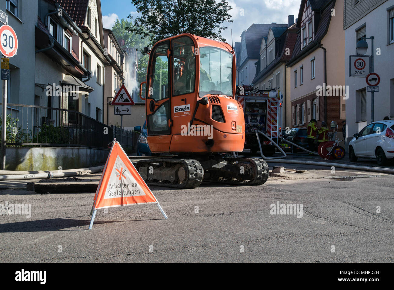 Tubería de gas está dragada gettubg - Gasleitung wird aufgebaggert Foto de stock
