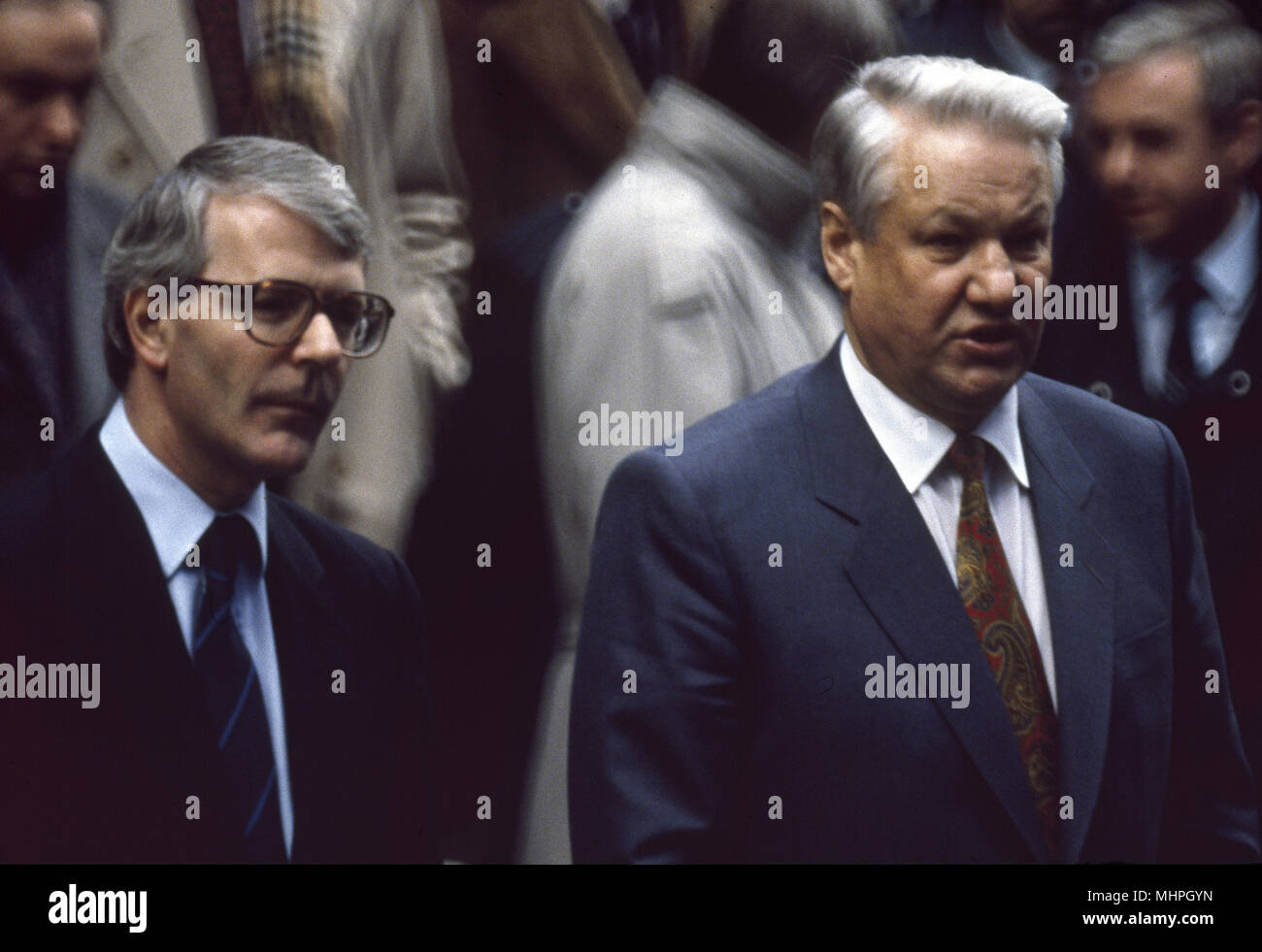 John Major, Primer Ministro británico, y Boris Yeltsin, Presidente ruso, en Downing Street, en Londres, en enero de 1992. Fecha: 1992 Foto de stock