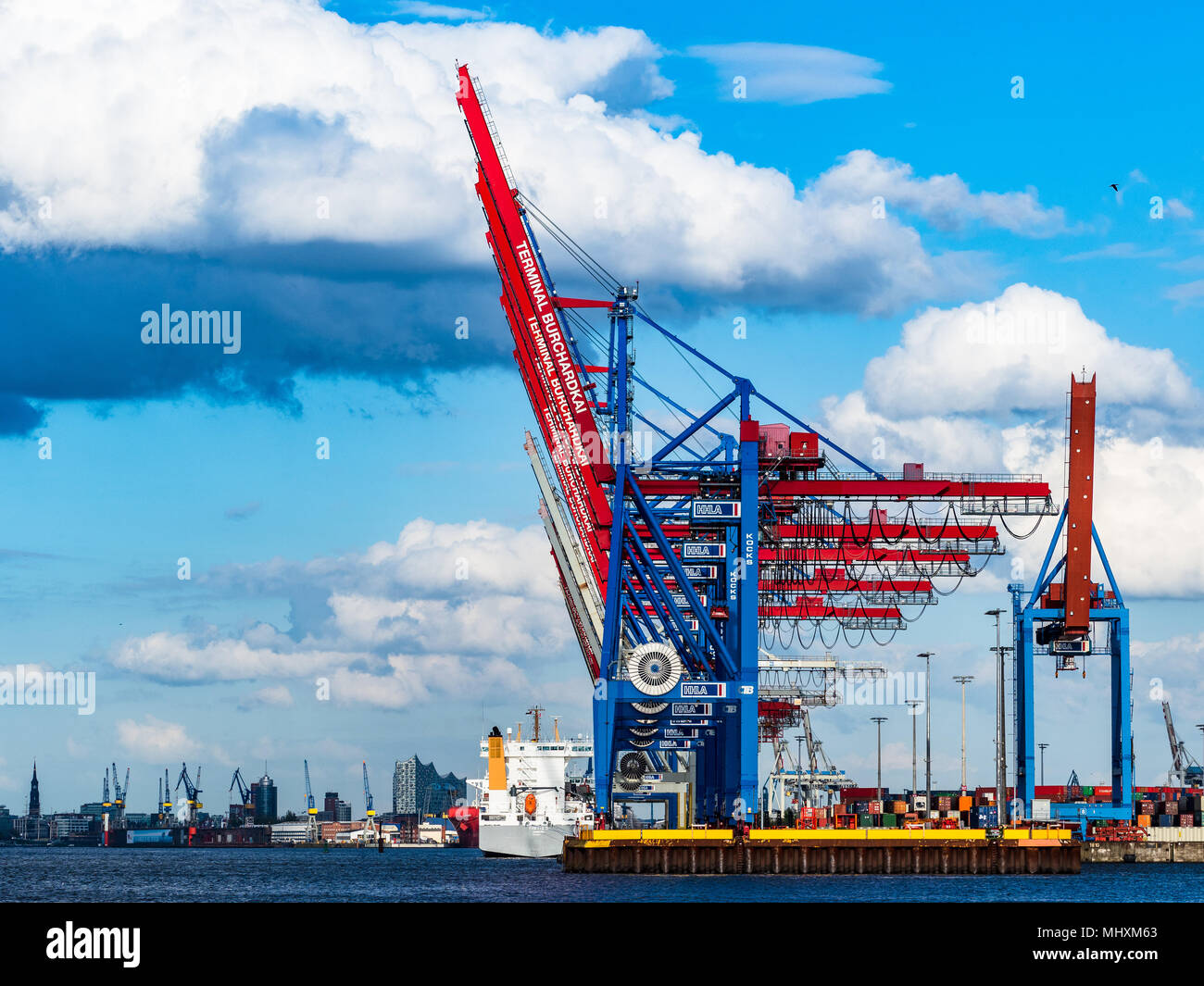 Puerto de Hamburgo - el comercio mundial, el comercio internacional, el comercio mundial Foto de stock