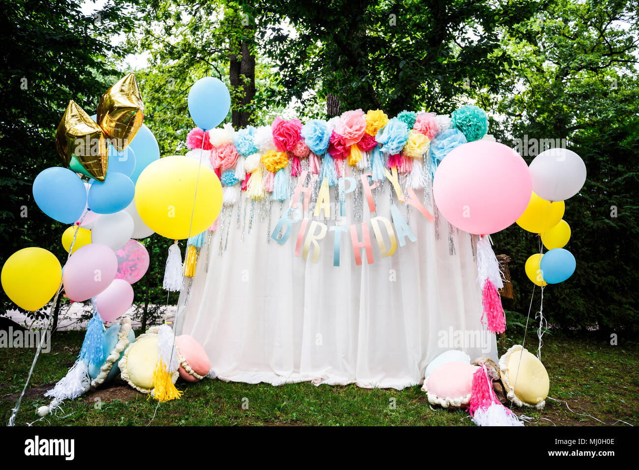 Shinkan Río arriba gas Decoración con globos para una fiesta de cumpleaños del bebé Fotografía de  stock - Alamy