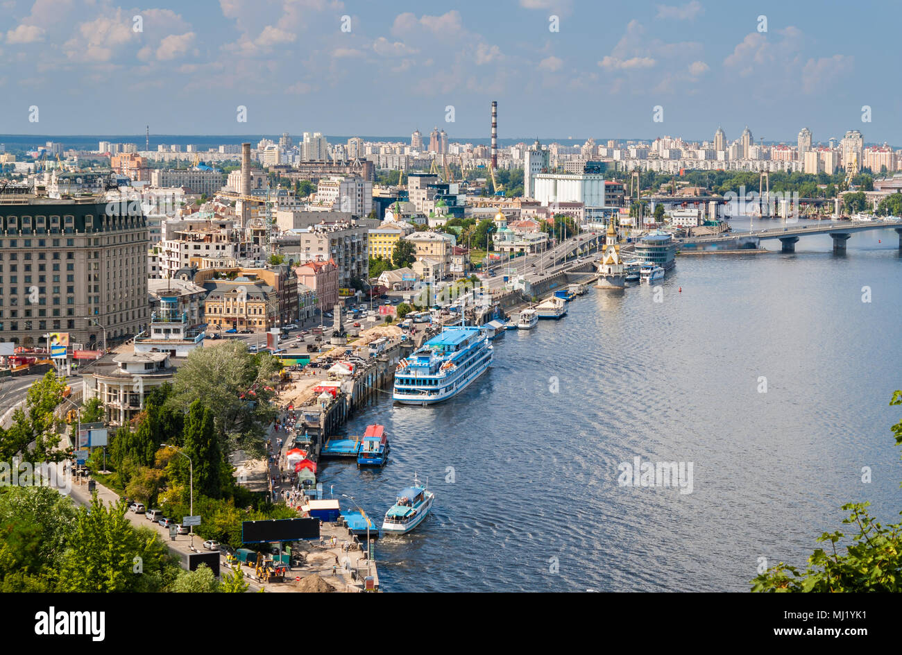 Vista de Kiev desde un punto de observación sobre el Dnieper. Ucrania Foto de stock