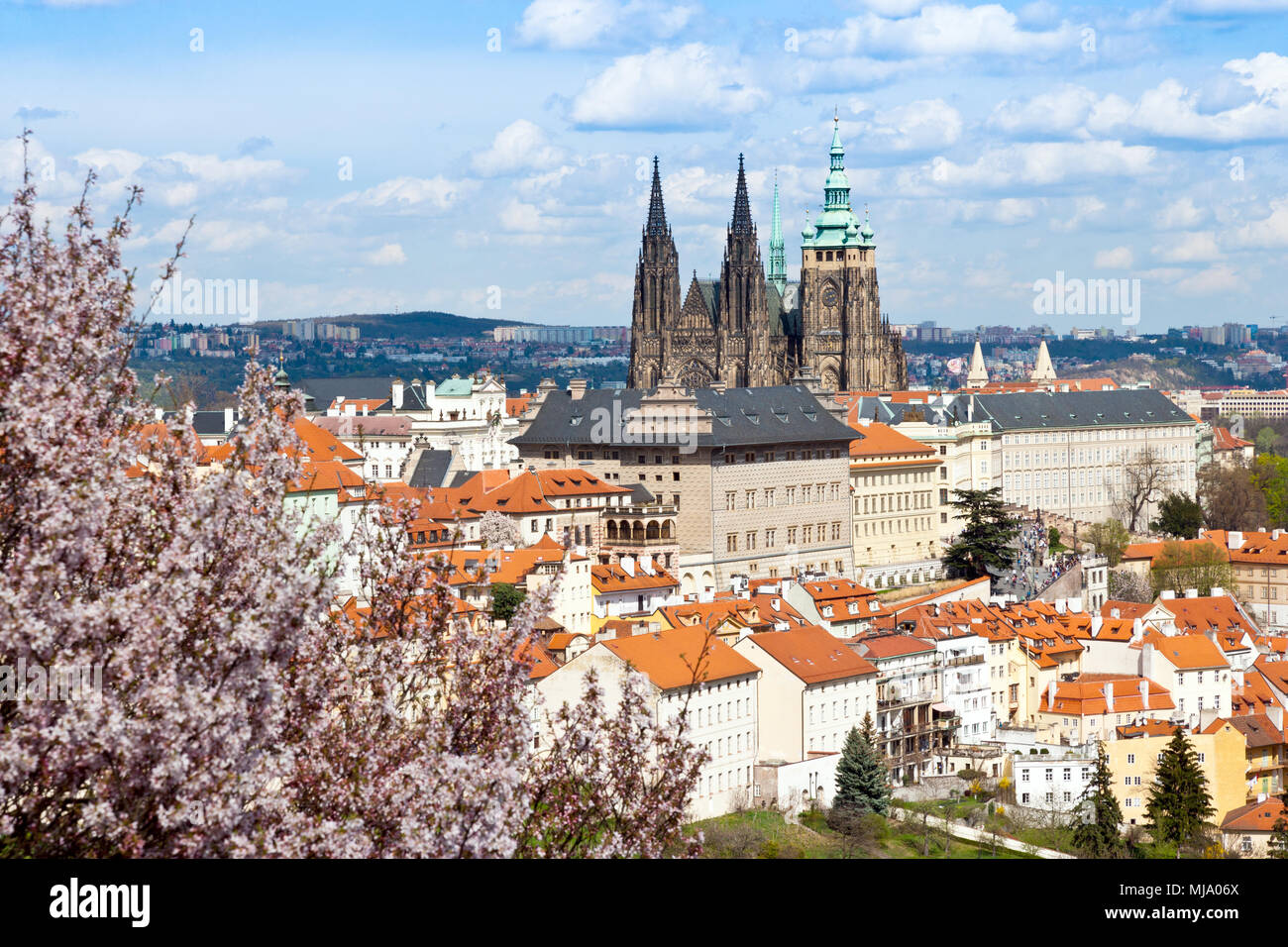 Petrin - Prazský hrad, Chram sv. Vita una Mala Strana, Praha (UNESCO), Ceska republika Foto de stock