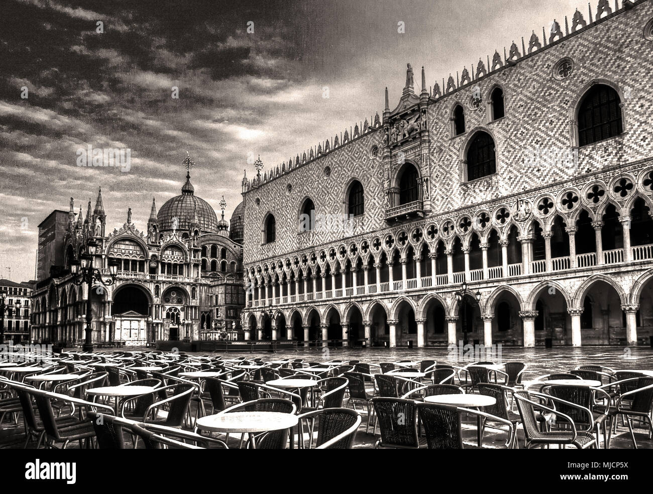 Italia, Venecia, la Plaza de San Marcos, la basílica de San Marcos, Palacio Ducal Foto de stock