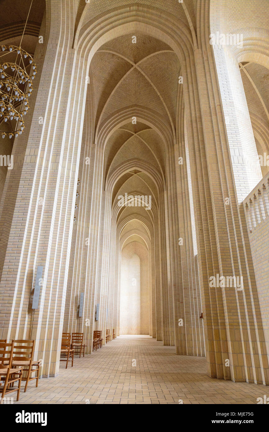 El sur del pasillo de la Iglesia de Grundtvig, Europa, Dinamarca, Copenhague, Foto de stock