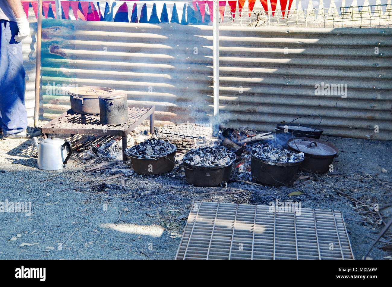 Fuego de campamento cocinar Foto de stock