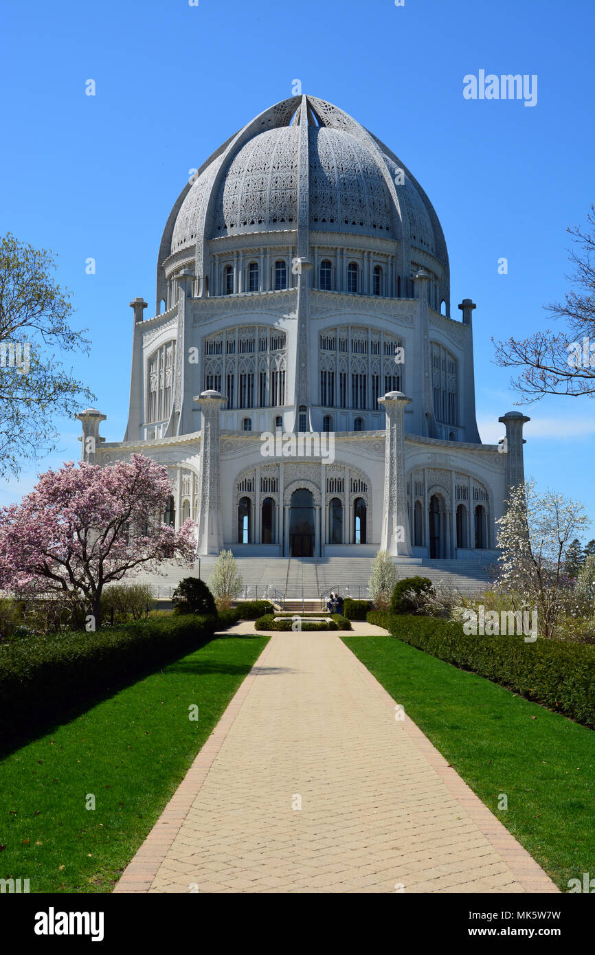 La casa de culto Baha'i y sus jardines están situados en los suburbios al norte de Wilmette, Illinois, al norte de Chicago. Foto de stock