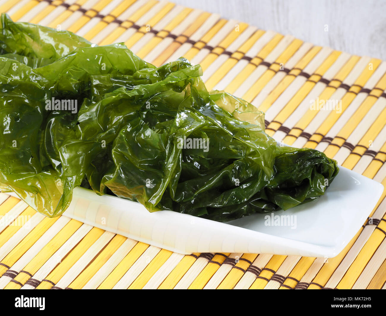 La lechuga de mar - Lechuga de Mar Algas verdes comestibles en la familia Ulvacceae. Nombre binomial: Ulva lactuta. Foto de stock
