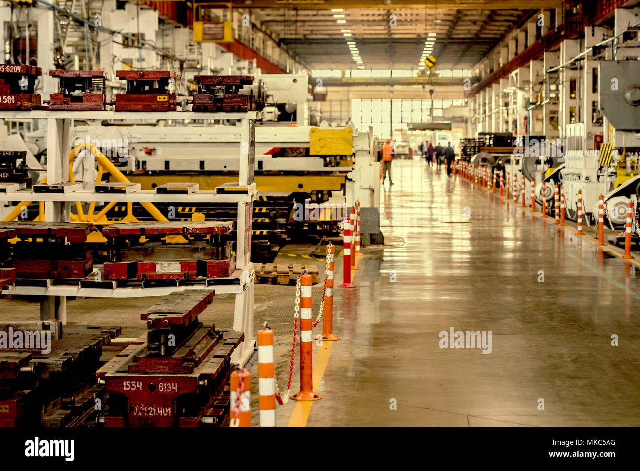 Taller de montaje interior en grandes plantas industriales Foto de stock