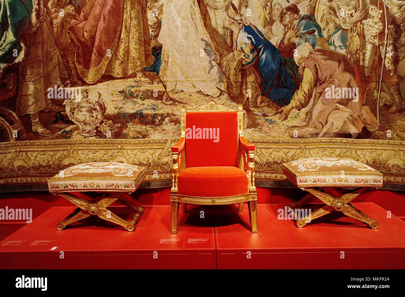 Una silla de seda por Francois Honoré George Jacob Desmalter''s de Napoleón emperatriz de la sala del trono en Saint Cloud, en el Museo de Bellas Artes de Montreal Foto de stock