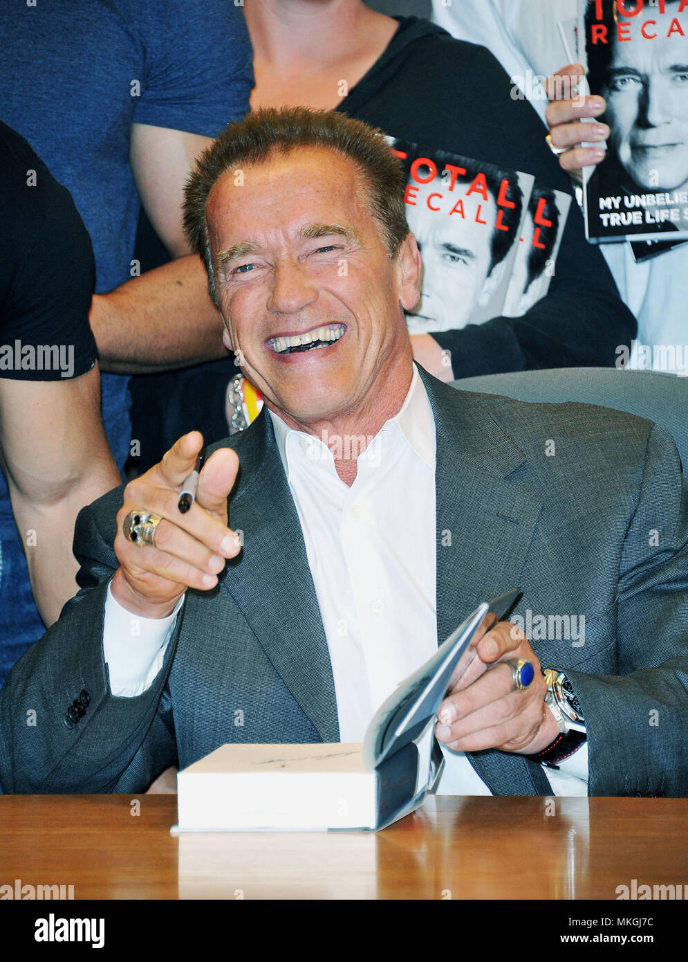 Arnold Schwarzeneger TOTAL RECALL - Mi increíblemente la vida