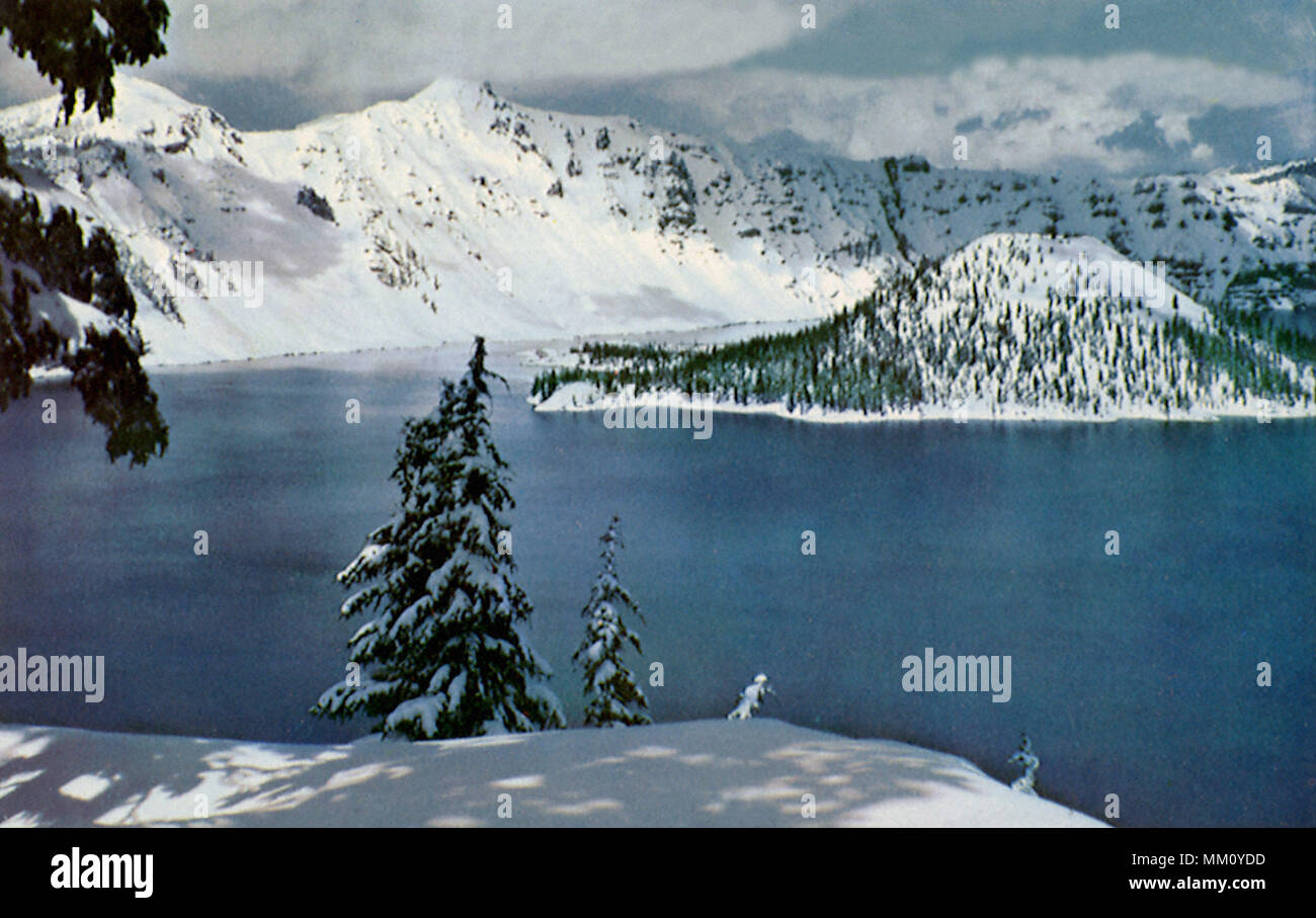 Invierno en el lago del cráter. 1970 Foto de stock